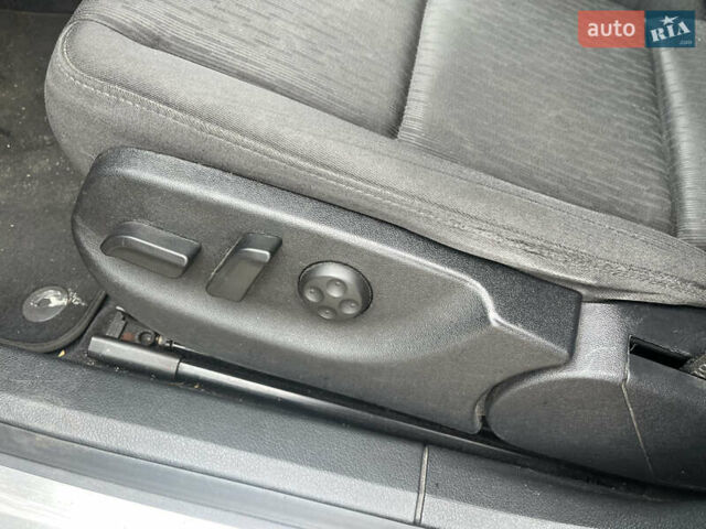 Чорний Ауді А4, об'ємом двигуна 1.8 л та пробігом 223 тис. км за 6500 $, фото 15 на Automoto.ua