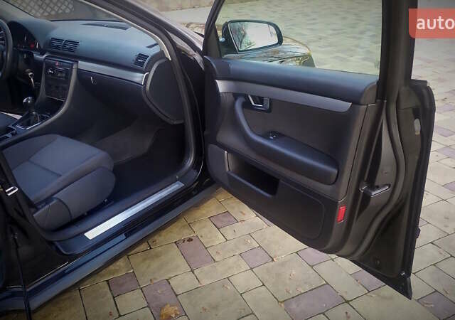 Черный Ауди А4, объемом двигателя 1.6 л и пробегом 200 тыс. км за 7400 $, фото 121 на Automoto.ua