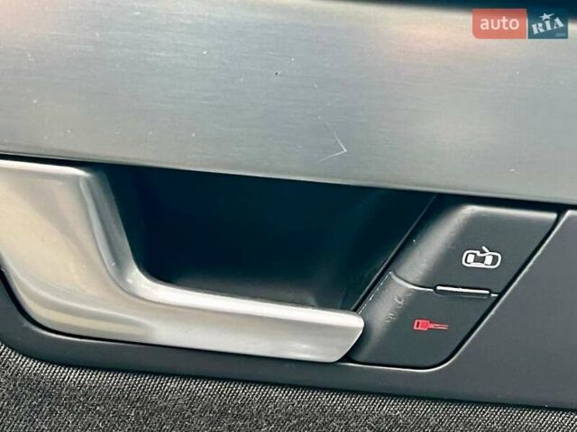 Чорний Ауді А4, об'ємом двигуна 1.8 л та пробігом 218 тис. км за 7650 $, фото 72 на Automoto.ua