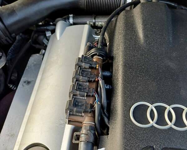 Черный Ауди А4, объемом двигателя 1.6 л и пробегом 237 тыс. км за 7777 $, фото 14 на Automoto.ua