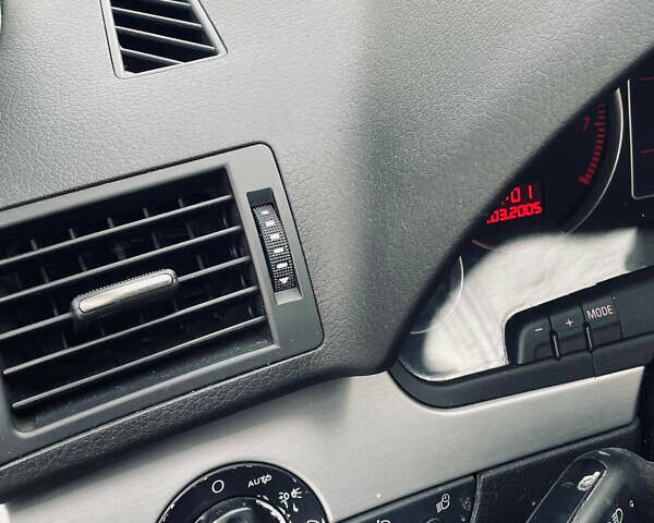 Ауді А4 2006 у Косове на Automoto.ua Чорний Ауді А4, об'ємом двигуна 2 л та пробігом 286 тис. км за 6750 $, фото 12 на Automoto.ua