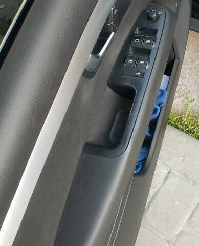 Черный Ауди А4, объемом двигателя 2 л и пробегом 390 тыс. км за 5900 $, фото 7 на Automoto.ua