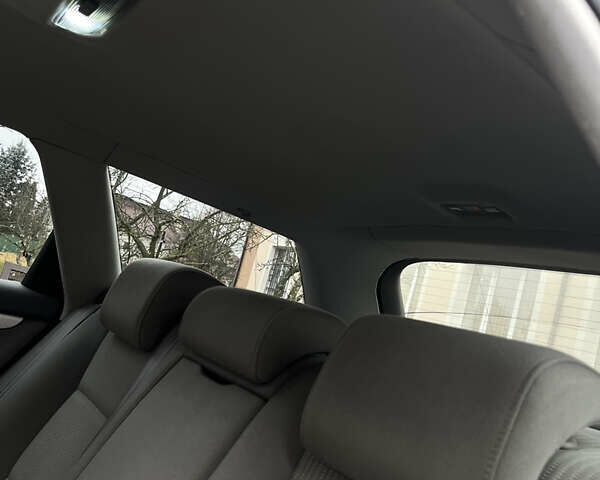 Черный Ауди А4, объемом двигателя 2 л и пробегом 332 тыс. км за 5250 $, фото 17 на Automoto.ua