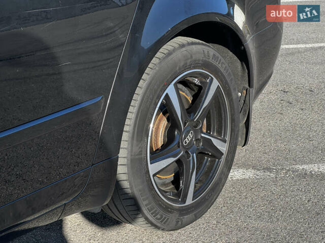 Чорний Ауді А4, об'ємом двигуна 2.5 л та пробігом 366 тис. км за 5600 $, фото 14 на Automoto.ua