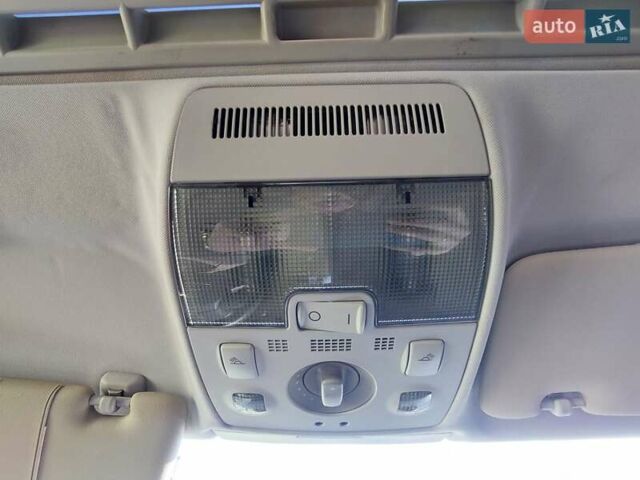 Черный Ауди А4, объемом двигателя 2.5 л и пробегом 294 тыс. км за 5600 $, фото 9 на Automoto.ua