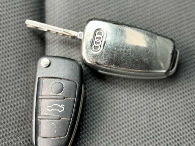 Черный Ауди А4, объемом двигателя 2 л и пробегом 300 тыс. км за 3500 $, фото 5 на Automoto.ua