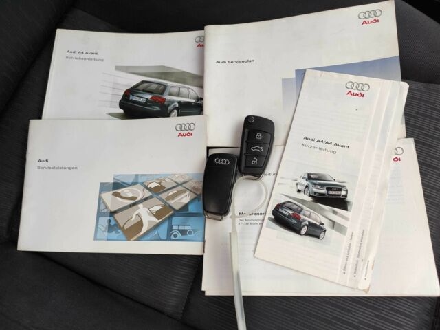 Чорний Ауді А4, об'ємом двигуна 1.8 л та пробігом 245 тис. км за 7500 $, фото 14 на Automoto.ua