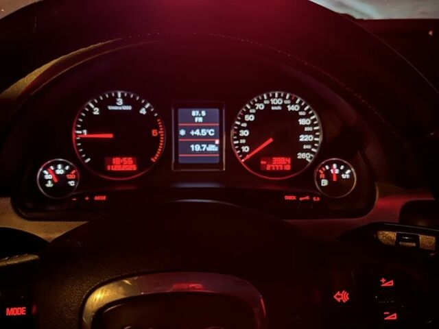 Чорний Ауді А4, об'ємом двигуна 2 л та пробігом 277 тис. км за 6100 $, фото 7 на Automoto.ua