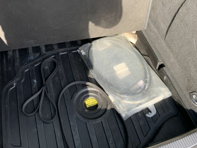 Чорний Ауді А4, об'ємом двигуна 1.6 л та пробігом 283 тис. км за 6900 $, фото 13 на Automoto.ua