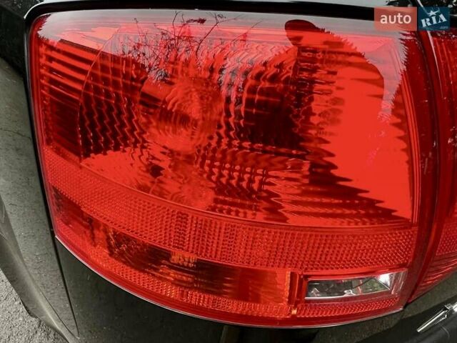 Чорний Ауді А4, об'ємом двигуна 1.8 л та пробігом 218 тис. км за 7650 $, фото 45 на Automoto.ua