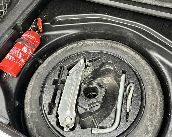 Черный Ауди А4, объемом двигателя 1.97 л и пробегом 345 тыс. км за 6300 $, фото 11 на Automoto.ua