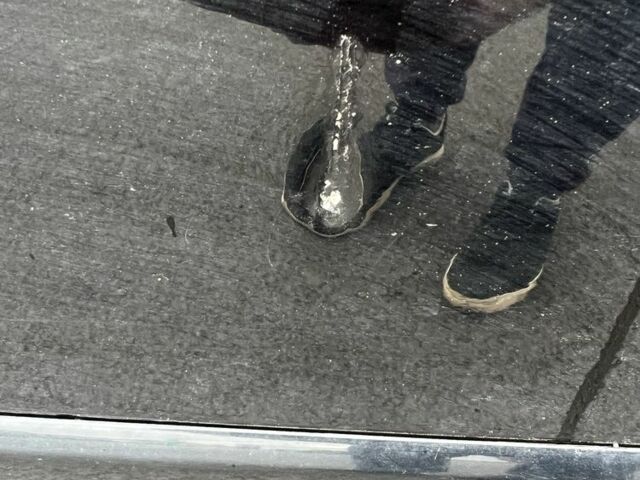 Чорний Ауді А4, об'ємом двигуна 2 л та пробігом 320 тис. км за 6500 $, фото 7 на Automoto.ua