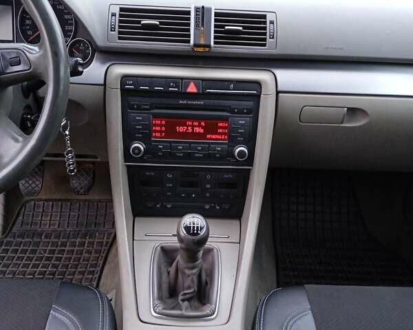 Черный Ауди А4, объемом двигателя 2 л и пробегом 266 тыс. км за 7000 $, фото 2 на Automoto.ua