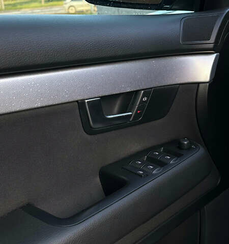 Чорний Ауді А4, об'ємом двигуна 2 л та пробігом 243 тис. км за 7800 $, фото 4 на Automoto.ua