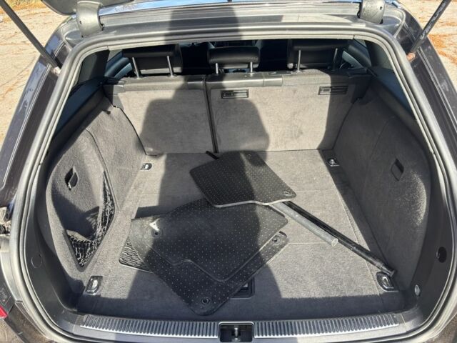 Черный Ауди А4, объемом двигателя 2 л и пробегом 258 тыс. км за 3500 $, фото 12 на Automoto.ua