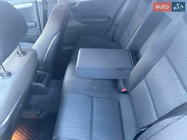 Чорний Ауді А4, об'ємом двигуна 1.6 л та пробігом 202 тис. км за 6700 $, фото 19 на Automoto.ua