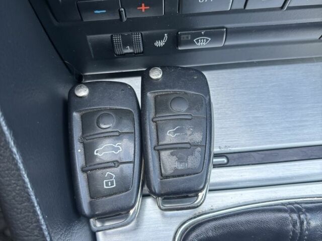 Черный Ауди А4, объемом двигателя 2 л и пробегом 258 тыс. км за 3500 $, фото 15 на Automoto.ua