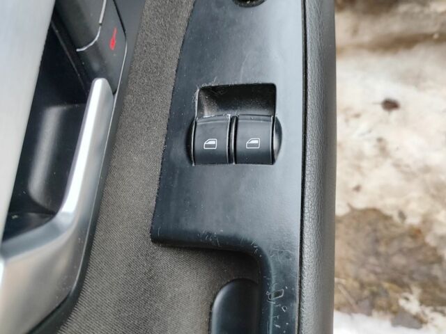 Черный Ауди А4, объемом двигателя 2 л и пробегом 255 тыс. км за 6450 $, фото 6 на Automoto.ua