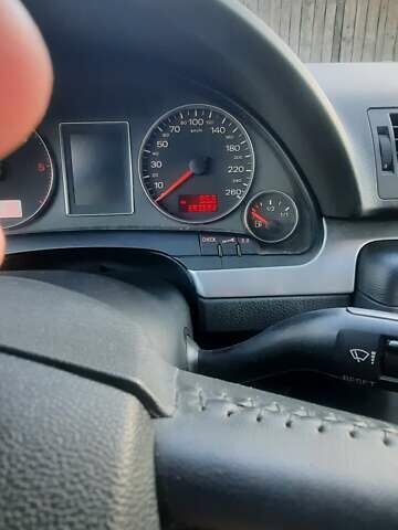 Чорний Ауді А4, об'ємом двигуна 1.9 л та пробігом 393 тис. км за 7200 $, фото 3 на Automoto.ua