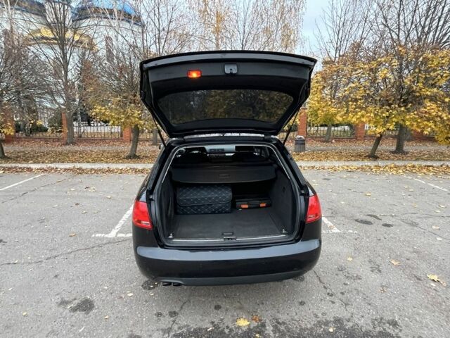 Черный Ауди А4, объемом двигателя 2 л и пробегом 269 тыс. км за 7200 $, фото 12 на Automoto.ua