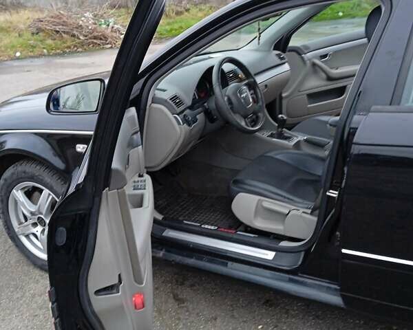 Черный Ауди А4, объемом двигателя 2 л и пробегом 266 тыс. км за 7000 $, фото 10 на Automoto.ua