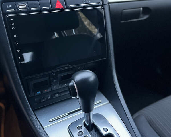 Чорний Ауді А4, об'ємом двигуна 1.8 л та пробігом 299 тис. км за 7599 $, фото 51 на Automoto.ua