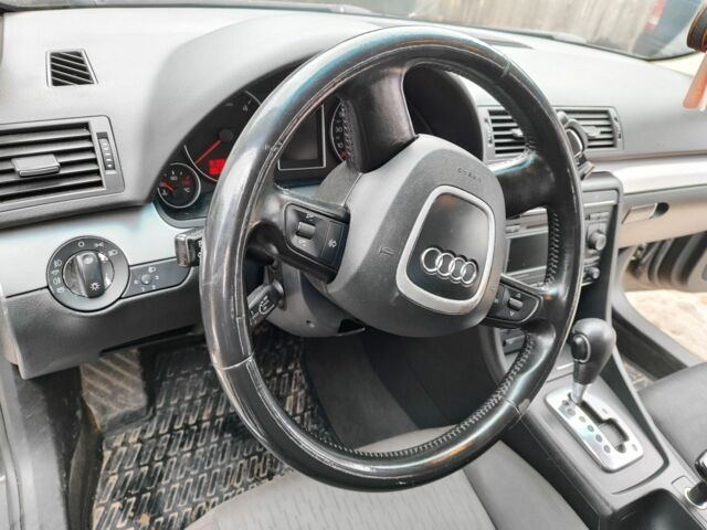 Черный Ауди А4, объемом двигателя 2 л и пробегом 255 тыс. км за 6450 $, фото 4 на Automoto.ua