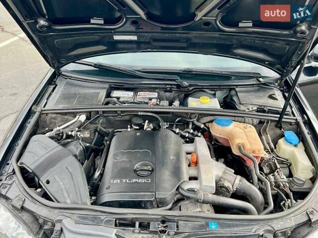 Черный Ауди А4, объемом двигателя 1.78 л и пробегом 240 тыс. км за 7000 $, фото 12 на Automoto.ua