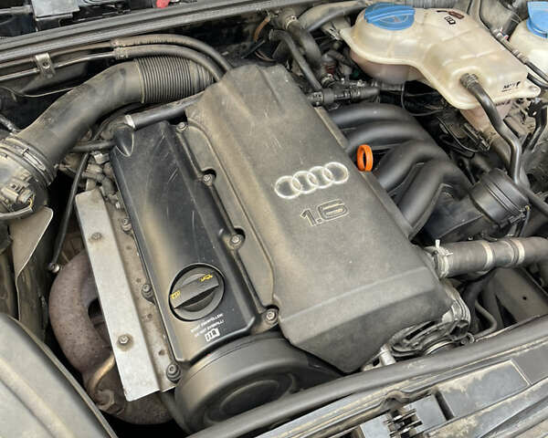 Черный Ауди А4, объемом двигателя 1.6 л и пробегом 241 тыс. км за 7700 $, фото 52 на Automoto.ua