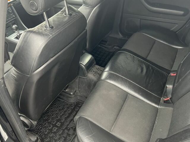 Чорний Ауді А4, об'ємом двигуна 2 л та пробігом 320 тис. км за 6500 $, фото 5 на Automoto.ua