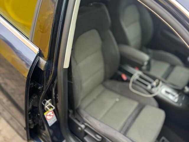 Черный Ауди А4, объемом двигателя 2 л и пробегом 265 тыс. км за 3600 $, фото 12 на Automoto.ua