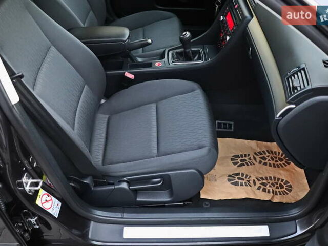 Чорний Ауді А4, об'ємом двигуна 1.6 л та пробігом 193 тис. км за 8555 $, фото 24 на Automoto.ua