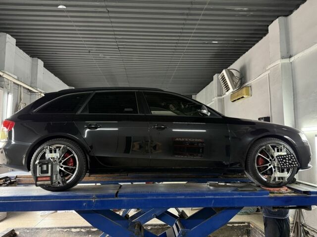 Ауді А4 2008 у Никополе на Automoto.ua Чорний Ауді А4, об'ємом двигуна 3.2 л та пробігом 270 тис. км за 8900 $, фото 1 на Automoto.ua