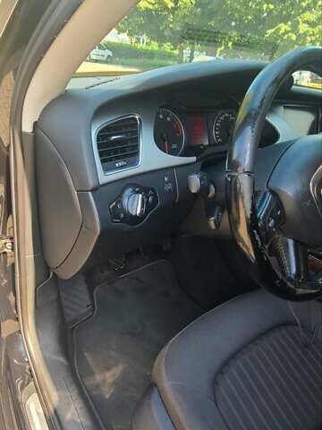 Черный Ауди А4, объемом двигателя 1.8 л и пробегом 216 тыс. км за 8800 $, фото 7 на Automoto.ua