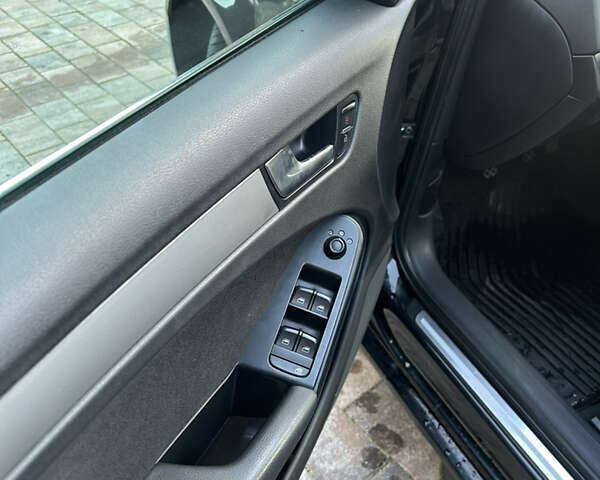 Ауді А4 2008 у Жовкві на Automoto.ua Чорний Ауді А4, об'ємом двигуна 1.8 л та пробігом 290 тис. км за 6500 $, фото 9 на Automoto.ua