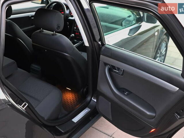 Чорний Ауді А4, об'ємом двигуна 1.6 л та пробігом 193 тис. км за 8555 $, фото 11 на Automoto.ua