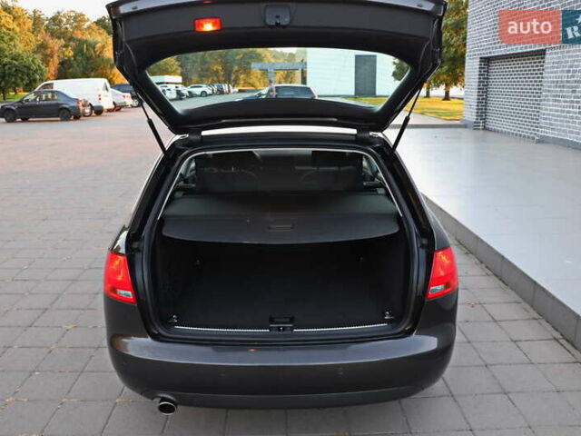 Чорний Ауді А4, об'ємом двигуна 1.6 л та пробігом 193 тис. км за 8555 $, фото 13 на Automoto.ua