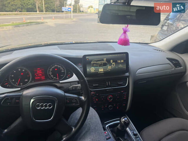 Черный Ауди А4, объемом двигателя 1.8 л и пробегом 250 тыс. км за 7600 $, фото 30 на Automoto.ua