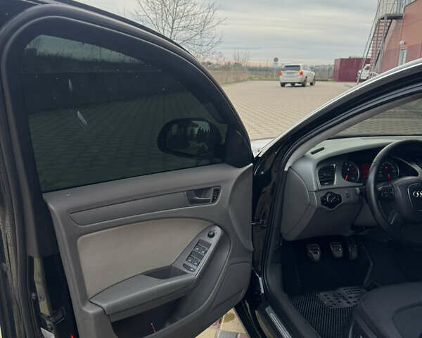 Чорний Ауді А4, об'ємом двигуна 1.8 л та пробігом 250 тис. км за 7300 $, фото 28 на Automoto.ua