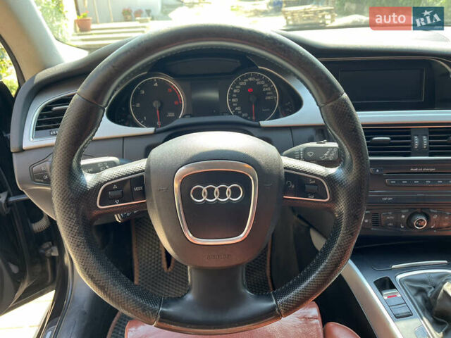 Черный Ауди А4, объемом двигателя 2 л и пробегом 209 тыс. км за 10000 $, фото 18 на Automoto.ua