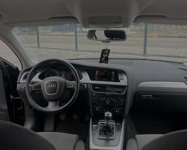 Черный Ауди А4, объемом двигателя 2 л и пробегом 190 тыс. км за 7500 $, фото 13 на Automoto.ua