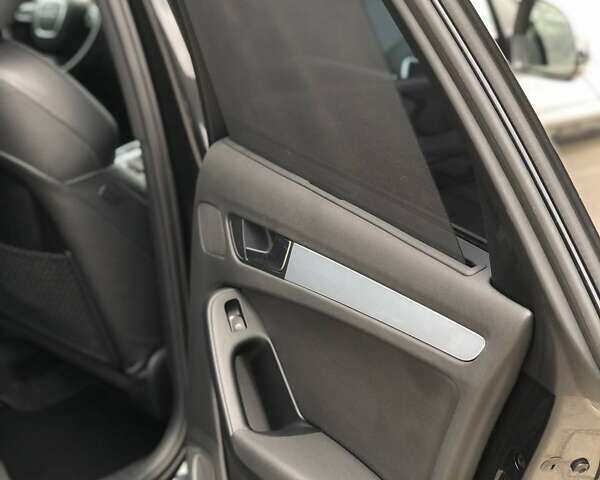 Чорний Ауді А4, об'ємом двигуна 2 л та пробігом 249 тис. км за 10000 $, фото 33 на Automoto.ua