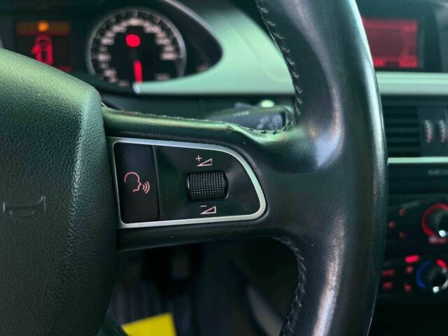 Чорний Ауді А4, об'ємом двигуна 2 л та пробігом 280 тис. км за 11800 $, фото 16 на Automoto.ua