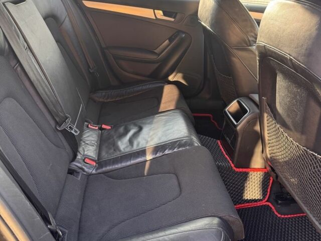 Черный Ауди А4, объемом двигателя 2 л и пробегом 211 тыс. км за 12000 $, фото 10 на Automoto.ua