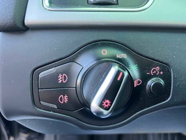 Чорний Ауді А4, об'ємом двигуна 2 л та пробігом 280 тис. км за 11800 $, фото 12 на Automoto.ua