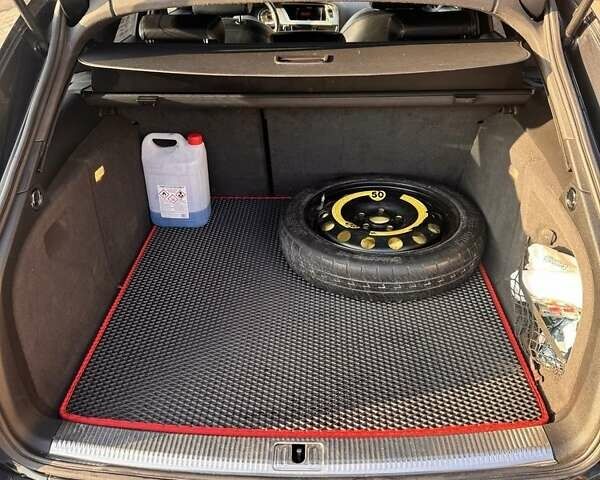 Черный Ауди А4, объемом двигателя 2 л и пробегом 211 тыс. км за 12000 $, фото 9 на Automoto.ua