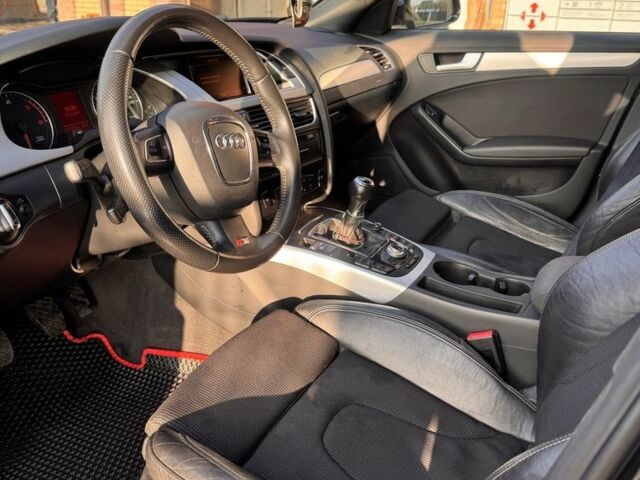 Черный Ауди А4, объемом двигателя 2 л и пробегом 211 тыс. км за 12000 $, фото 7 на Automoto.ua