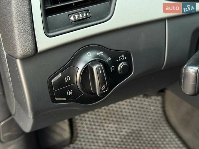 Чорний Ауді А4, об'ємом двигуна 2.7 л та пробігом 245 тис. км за 8999 $, фото 10 на Automoto.ua