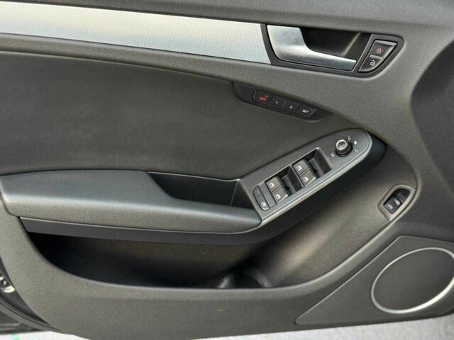 Черный Ауди А4, объемом двигателя 2.7 л и пробегом 245 тыс. км за 8999 $, фото 9 на Automoto.ua