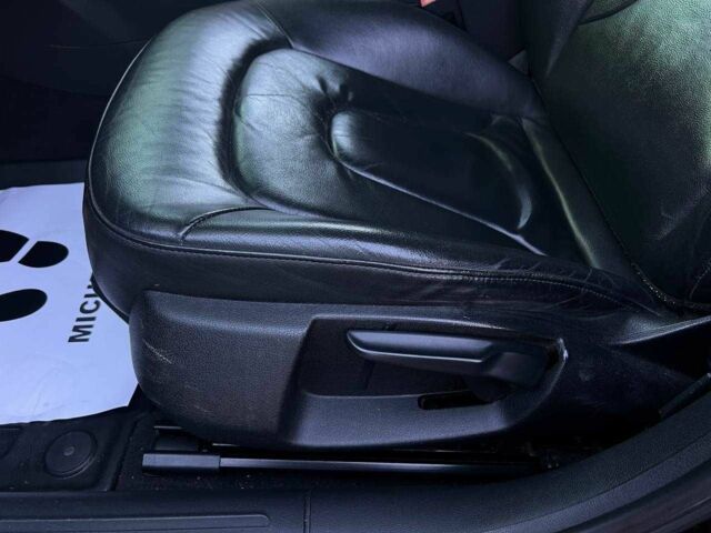 Чорний Ауді А4, об'ємом двигуна 2 л та пробігом 280 тис. км за 11800 $, фото 18 на Automoto.ua